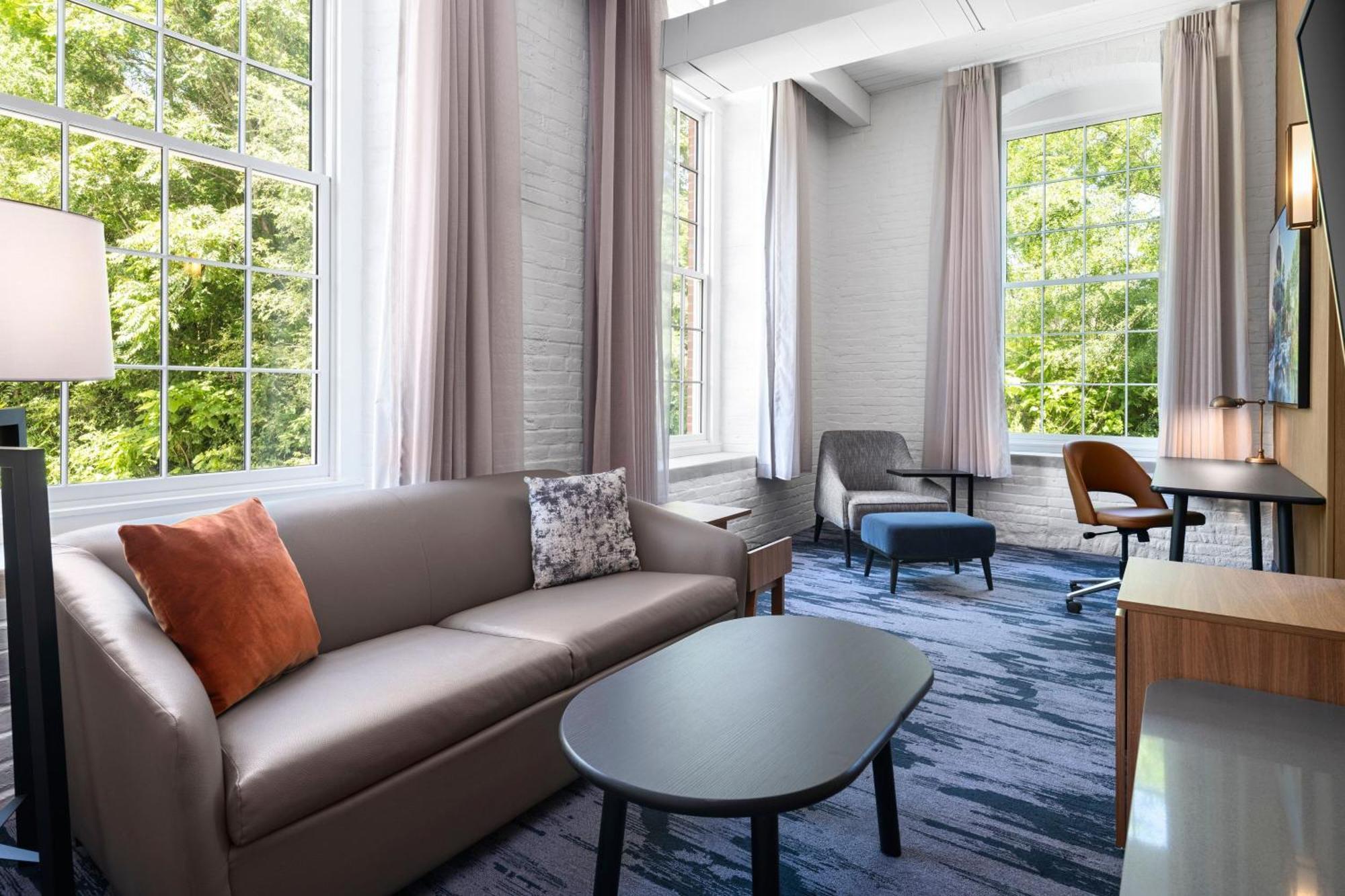 Fairfield Inn & Suites Madison Historic Eagle Cotton Mill Экстерьер фото