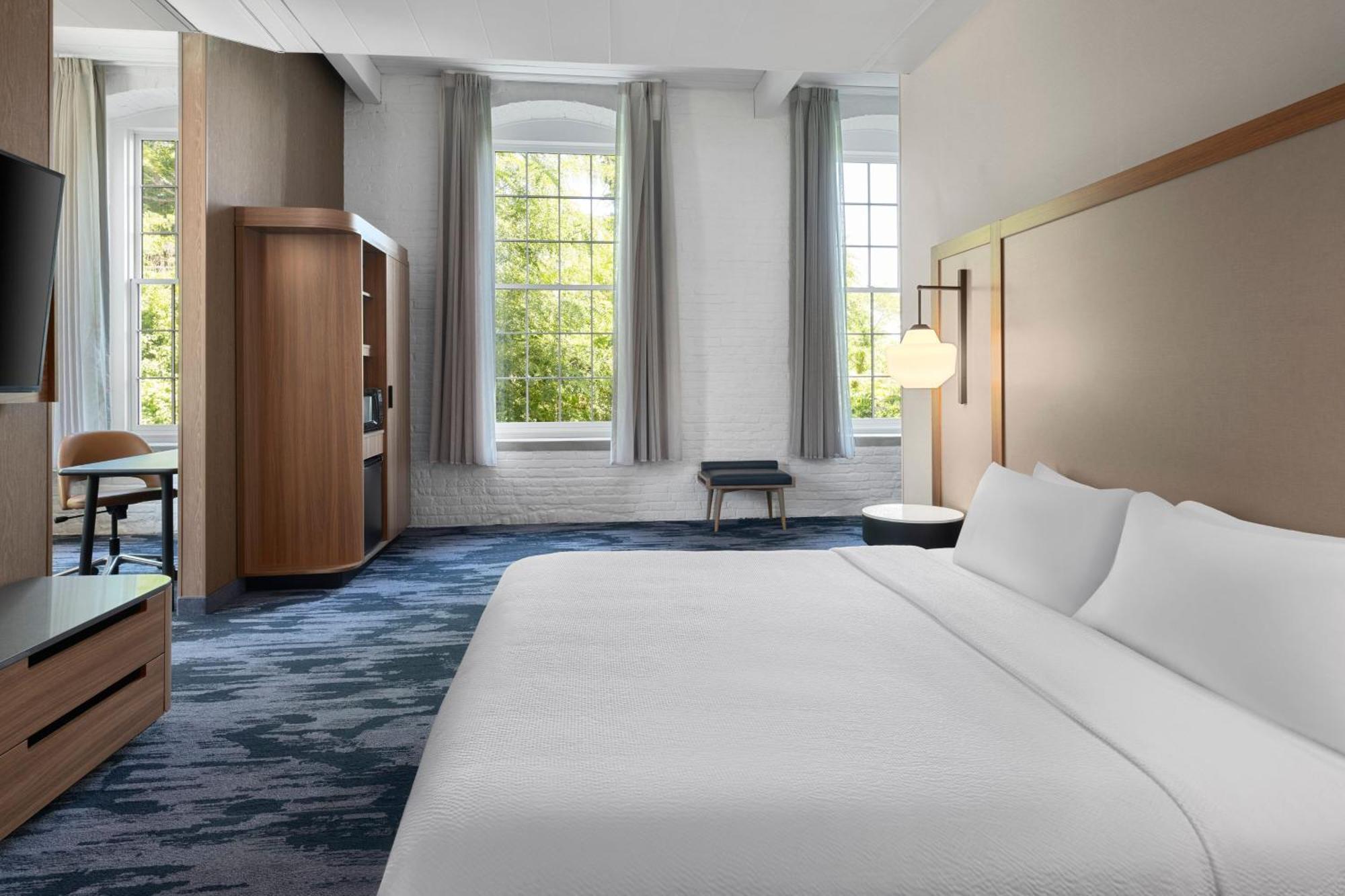 Fairfield Inn & Suites Madison Historic Eagle Cotton Mill Экстерьер фото